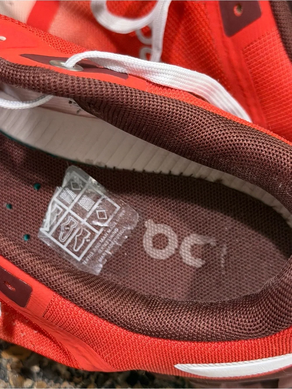On Cloud Running Shoes in Red-White Gradient ladies 7